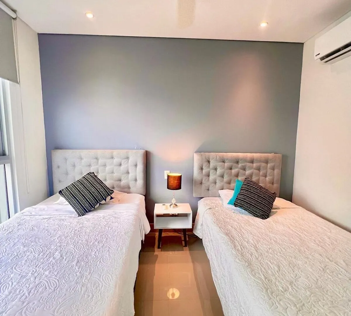 Apartamento De Tres Habitaciones Frente Al Mar Cartagena 0*,  Colombia